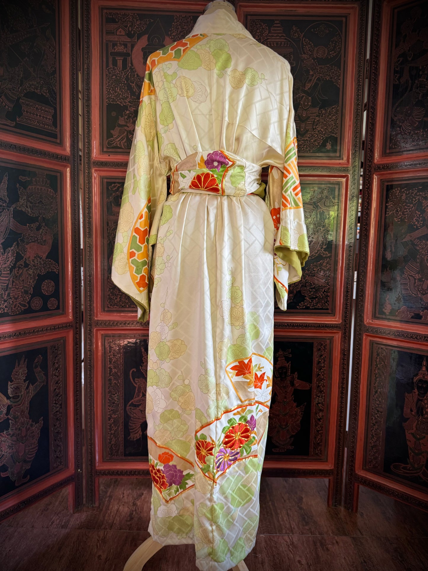 SAMPLE Silky White Furisode Kimono Robe