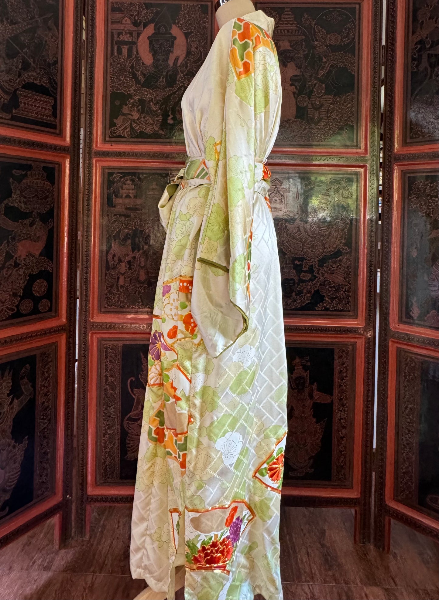 SAMPLE Silky White Furisode Kimono Robe