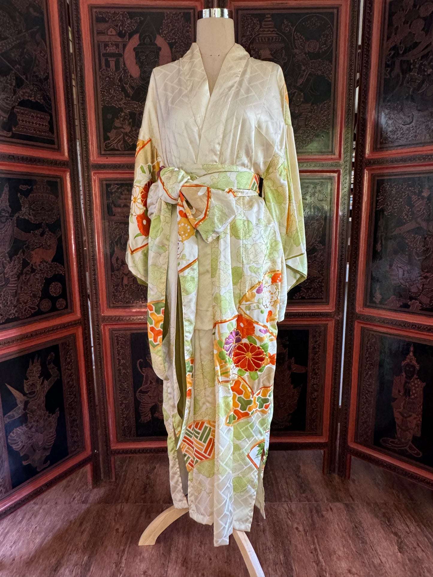 SAMPLE Silky White Furisode Kimono Robe